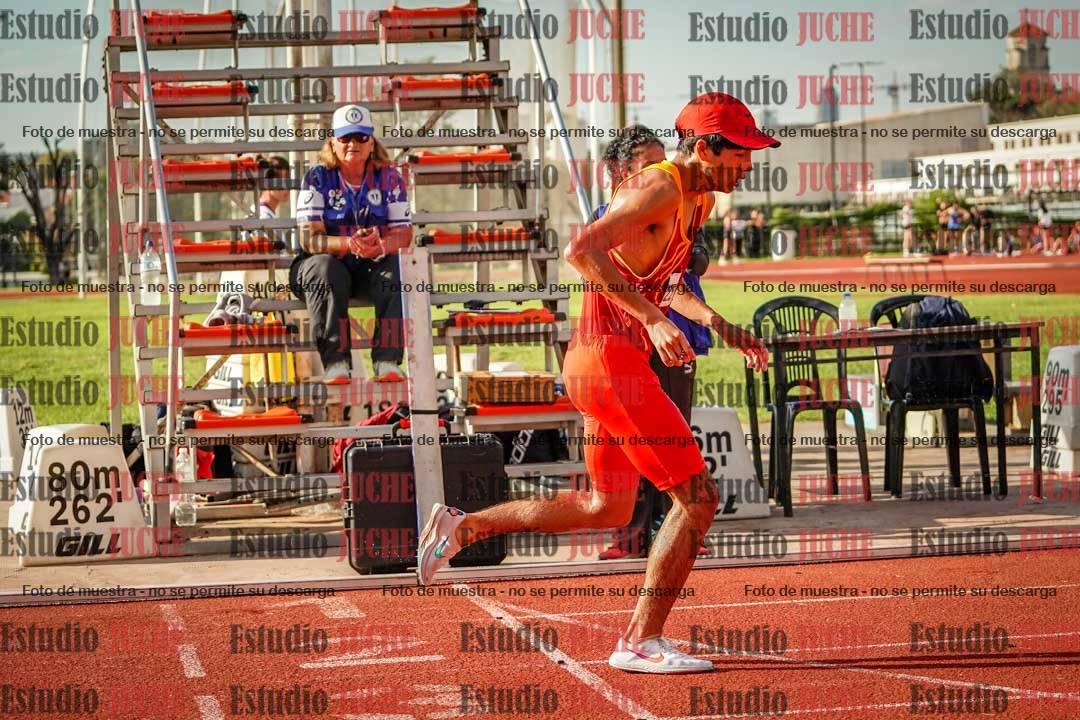 Fotos de los 2000 m con obstáculos de varones