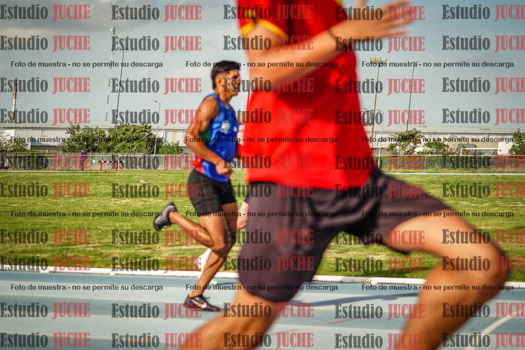 Fotos de los 400 m llanos de varones