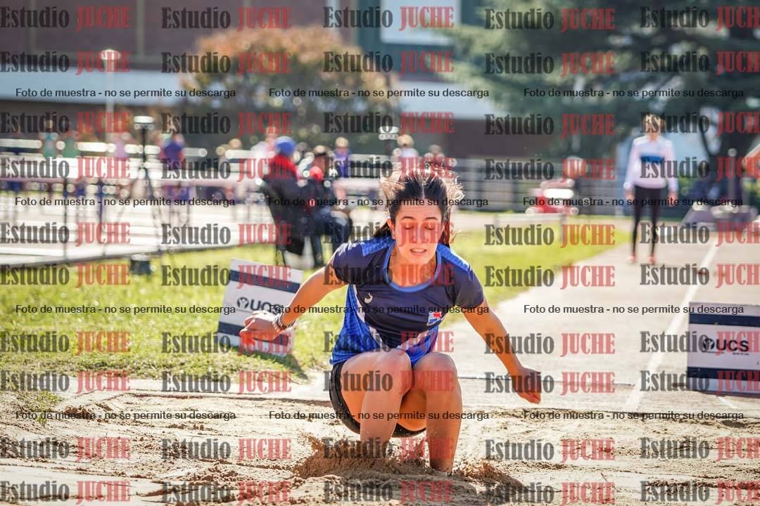 Fotos del salto en largo de mujeres