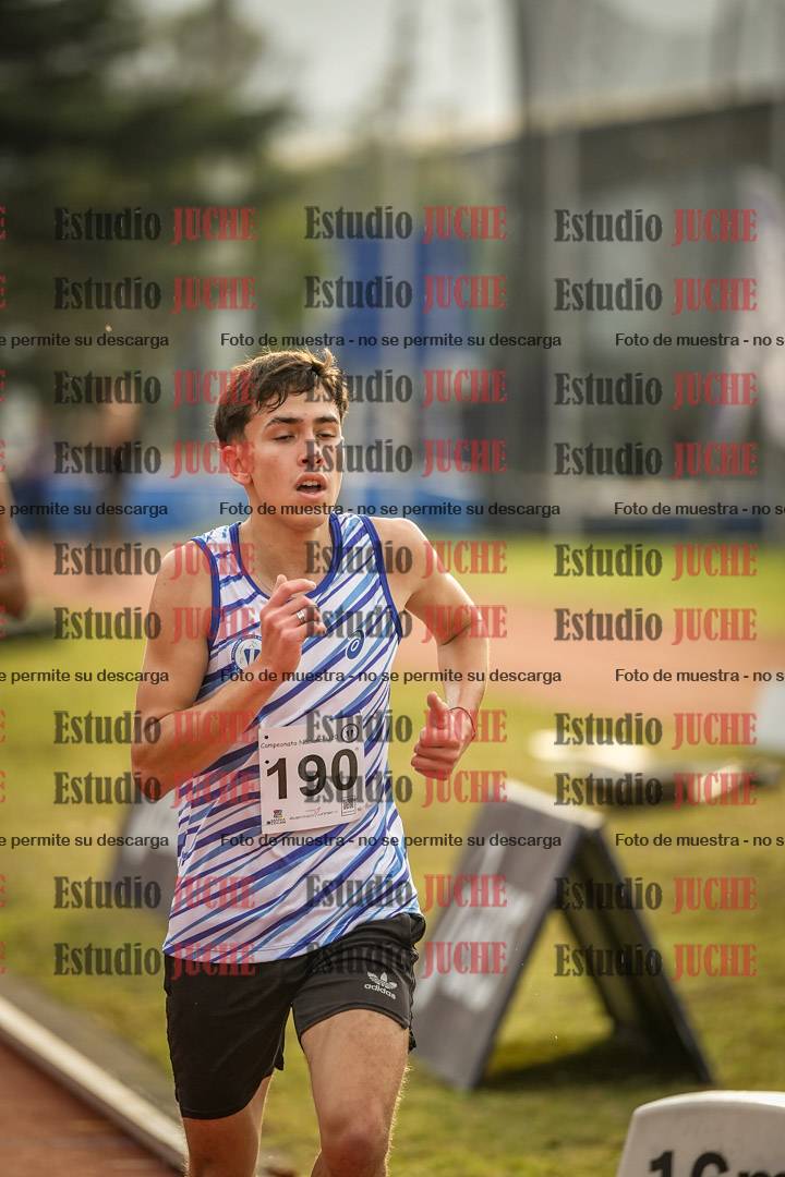 Fotos de los 3000 m con obstáculos de varones