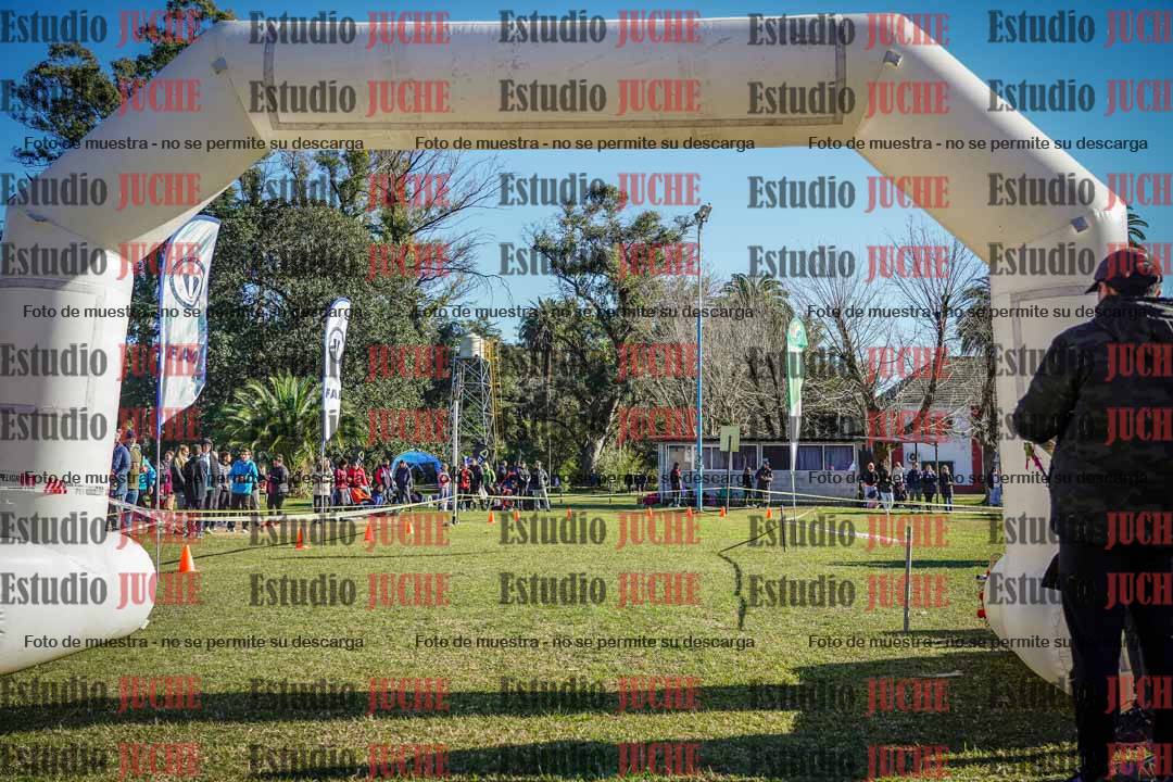 Fotos de la llegada del cross de 4000 m - varones