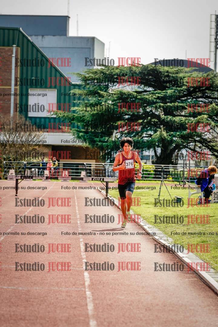 Fotos de los 1500 m con obstáculos de varones