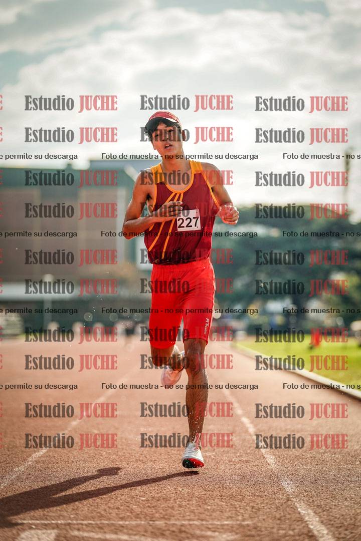 Fotos de los 2000 m con obstáculos de varones