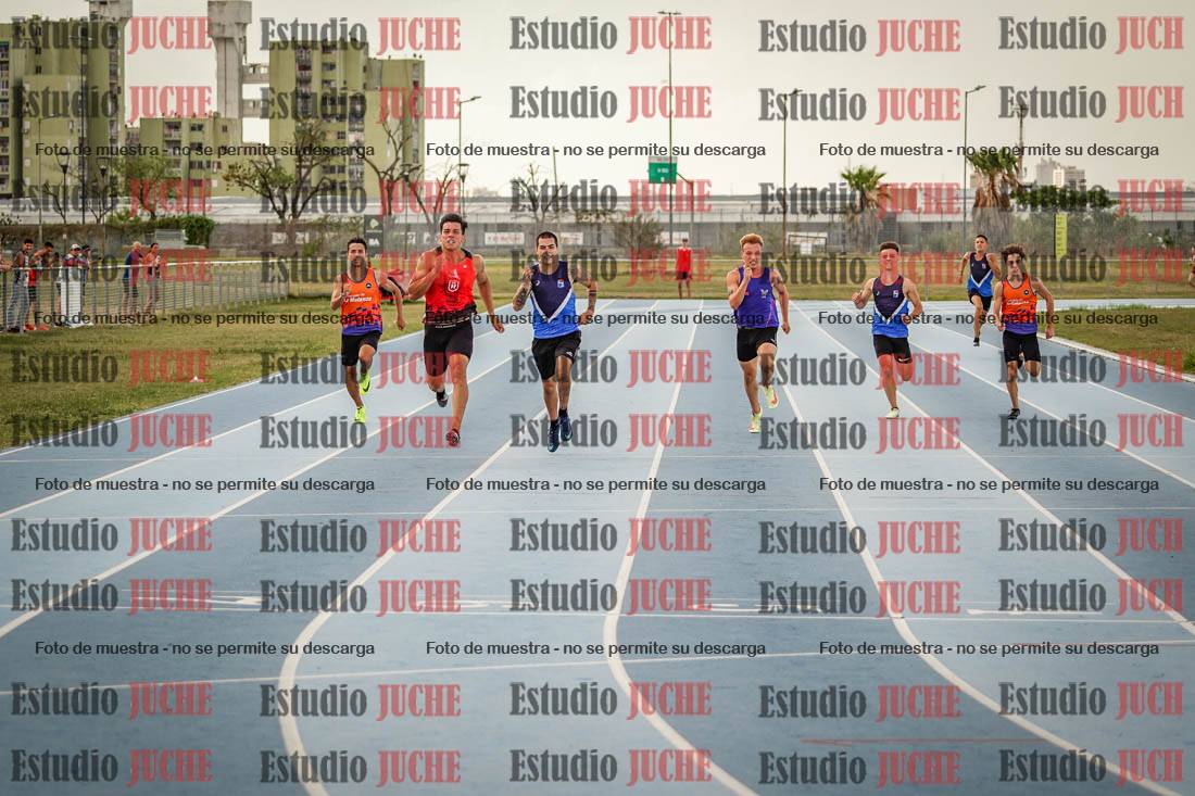 Fotos de los 300 m llanos de varones