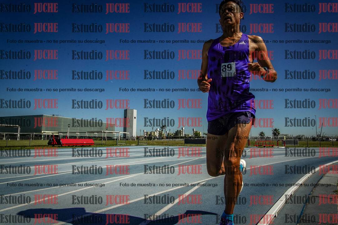 Fotos de los 5000 m de mujeres y varones - serie 2