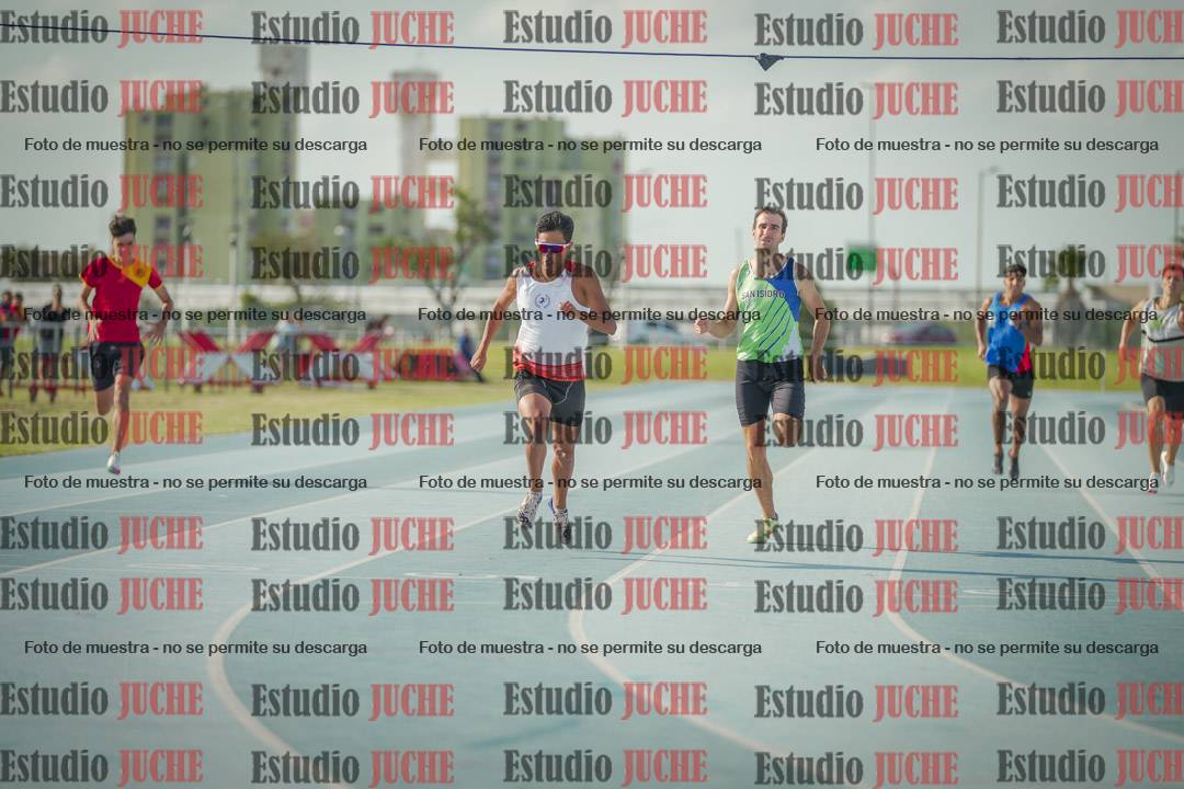 Fotos de los 400 m llanos de varones