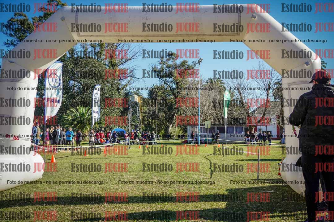 Fotos de la llegada del cross de 4000 m - varones