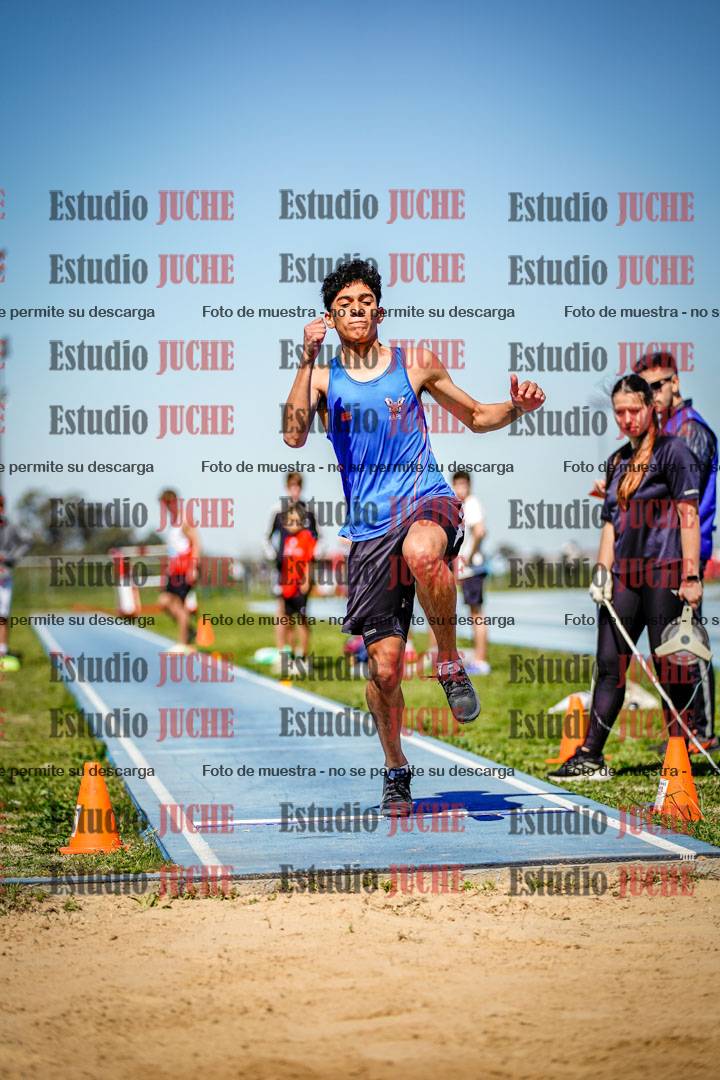 Fotos del salto en largo de varones - U15