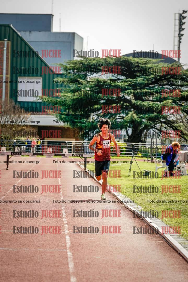 Fotos de los 1500 m con obstáculos de varones