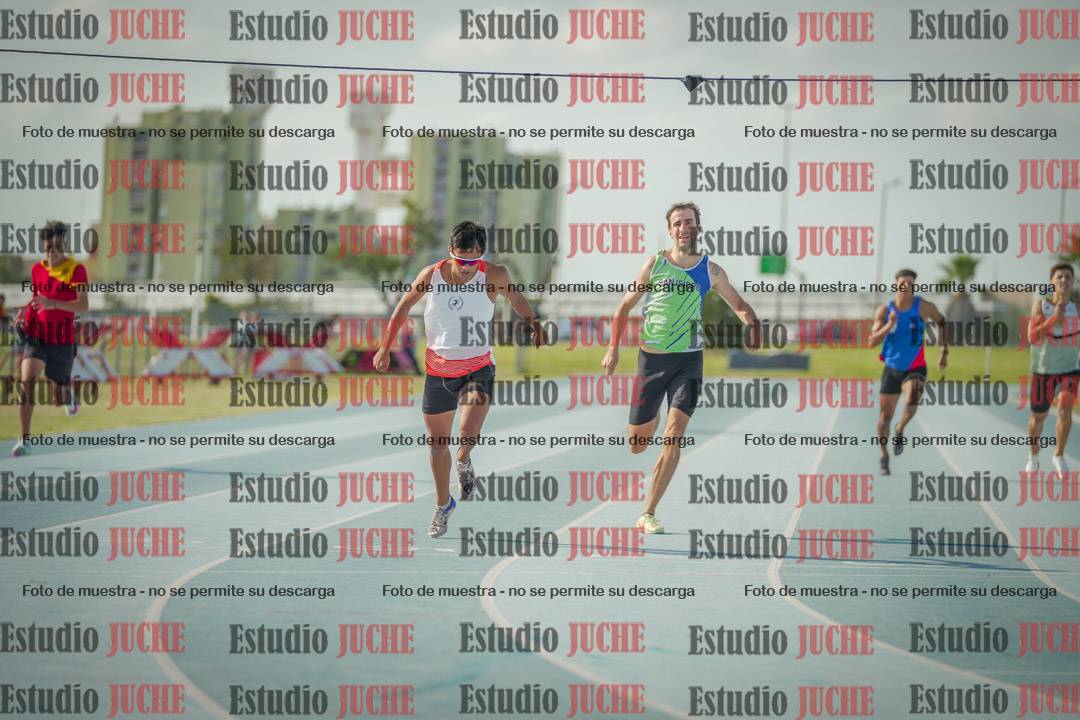 Fotos de los 400 m llanos de varones