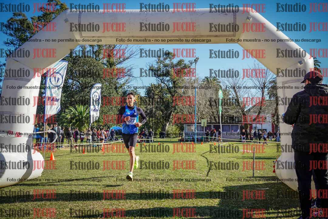 Fotos de la llegada del cross de 4000 m - varones