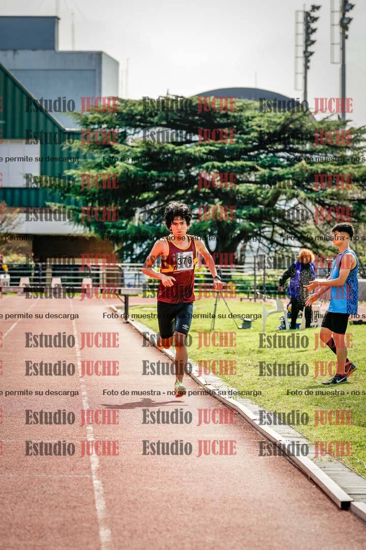Fotos de los 1500 m con obstáculos de varones