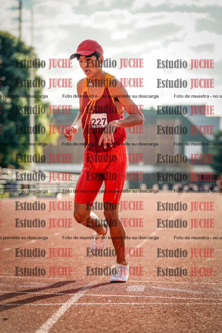 Fotos de los 2000 m con obstáculos de varones