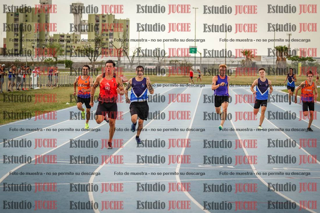 Fotos de los 300 m llanos de varones