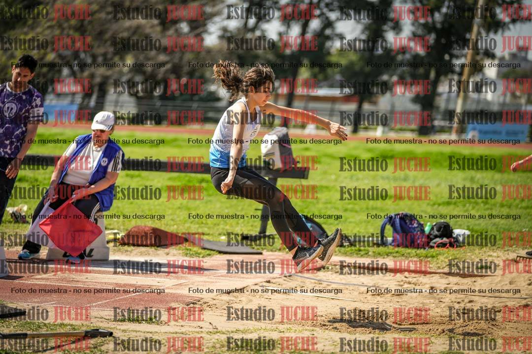 Fotos del salto en largo de mujeres - ambas categorías