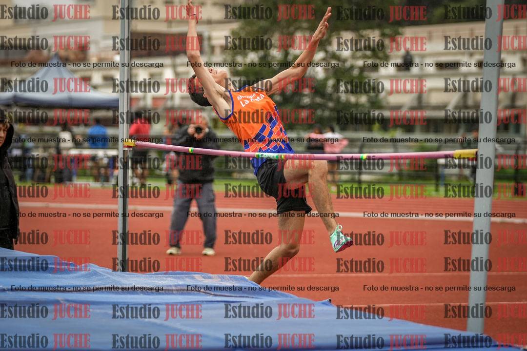Fotos del salto en alto de mujeres y varones - todos los grupos