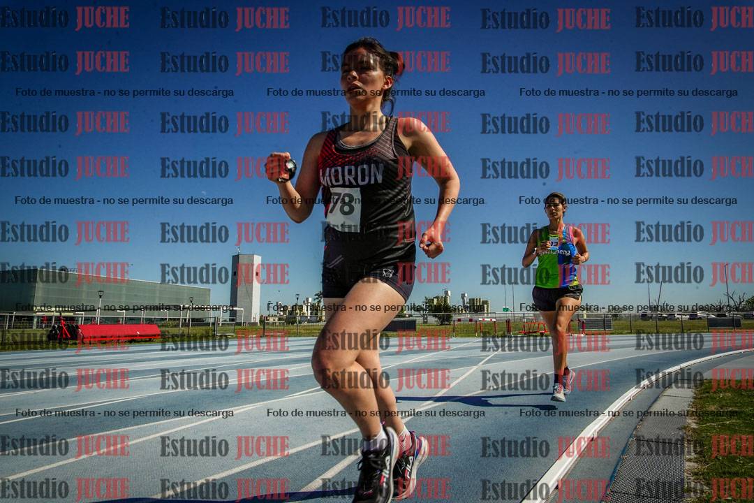 Fotos de los 5000 m de mujeres y varones - serie 2