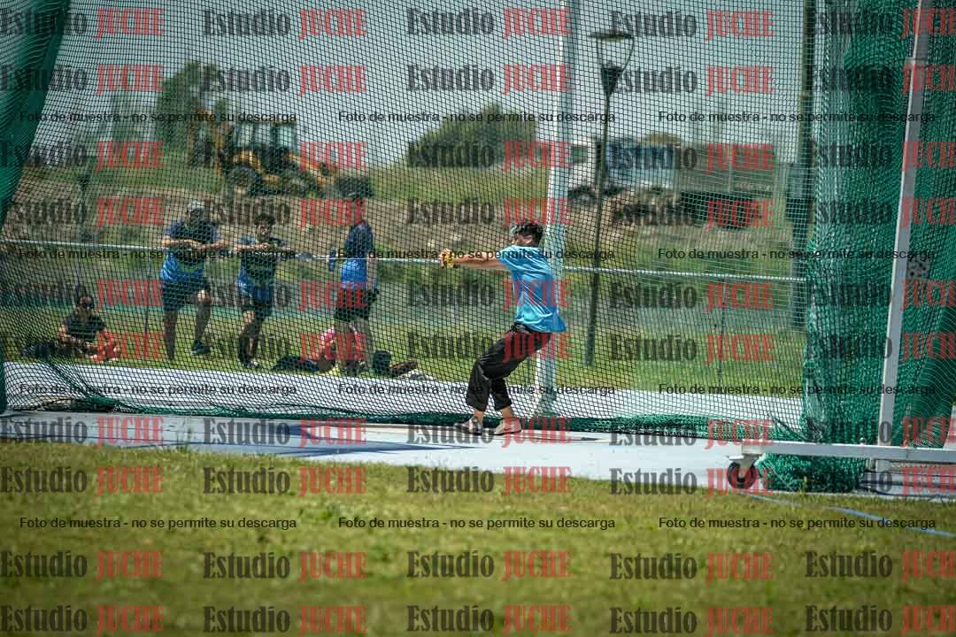 Fotos del lanzamiento del martillo de varones
