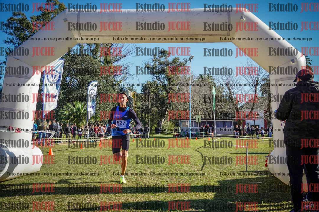 Fotos de la llegada del cross de 4000 m - varones