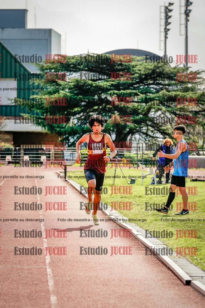 Fotos de los 1500 m con obstáculos de varones