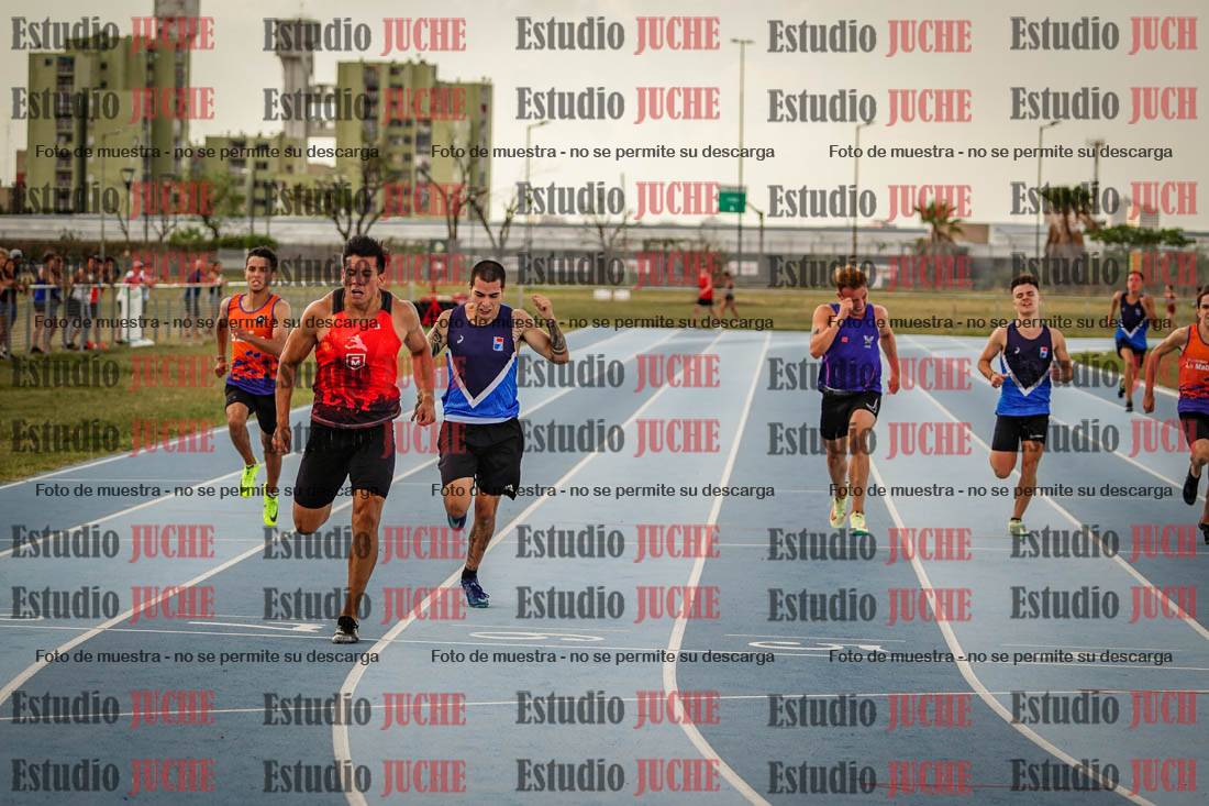 Fotos de los 300 m llanos de varones