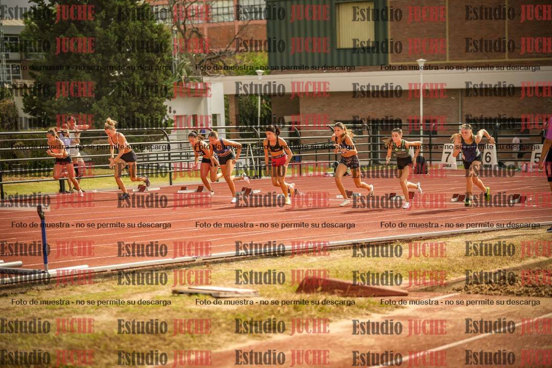 Fotos de los 100 m con vallas de mujeres