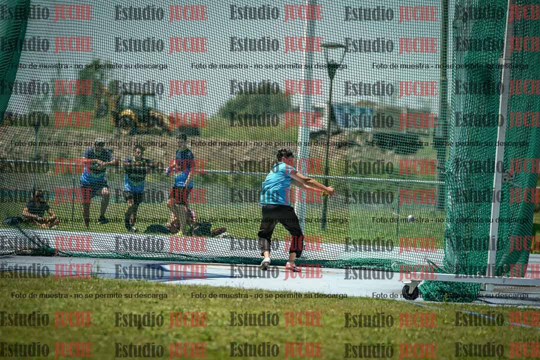 Fotos del lanzamiento del martillo de varones