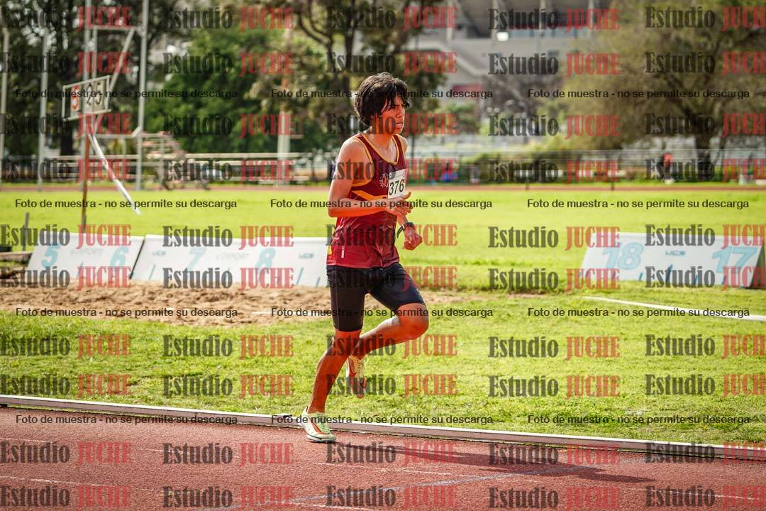 Fotos de los 1500 m con obstáculos de varones