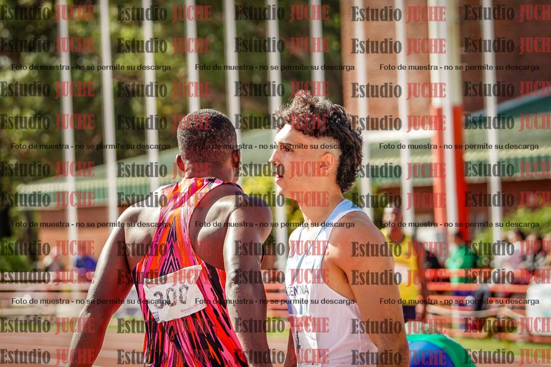Fotos de algunos extras y podios del día 3