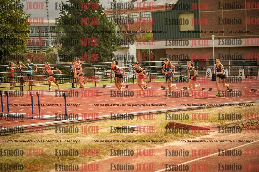 Fotos de los 100 m con vallas de mujeres