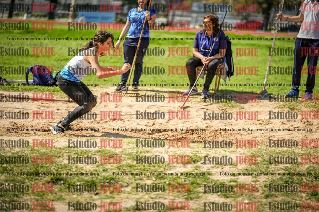 Fotos del salto en largo de mujeres - ambas categorías