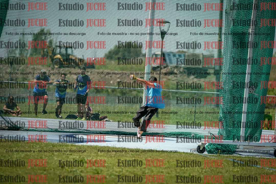 Fotos del lanzamiento del martillo de varones