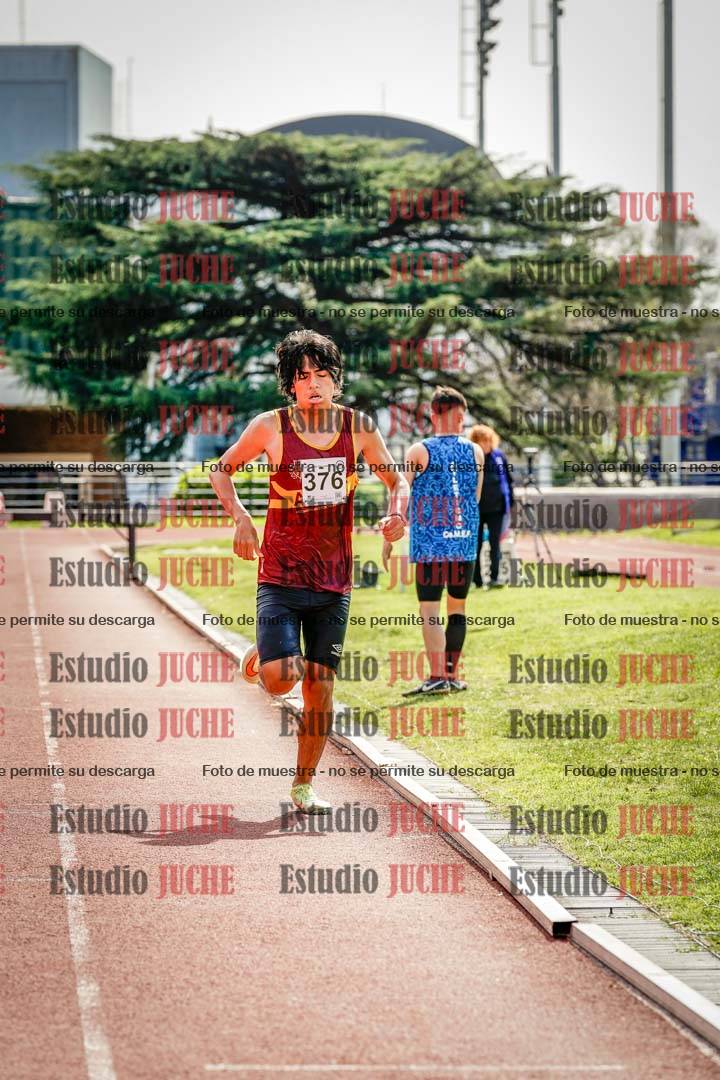 Fotos de los 1500 m con obstáculos de varones
