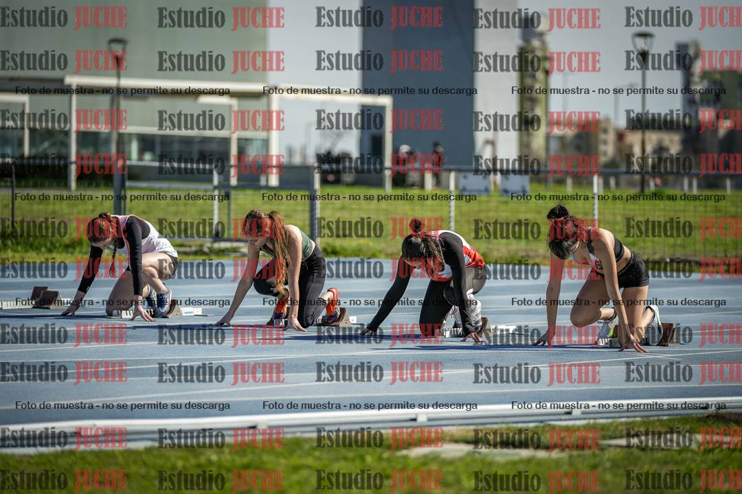 Fotos de los 100 m llanos de mujeres - U17