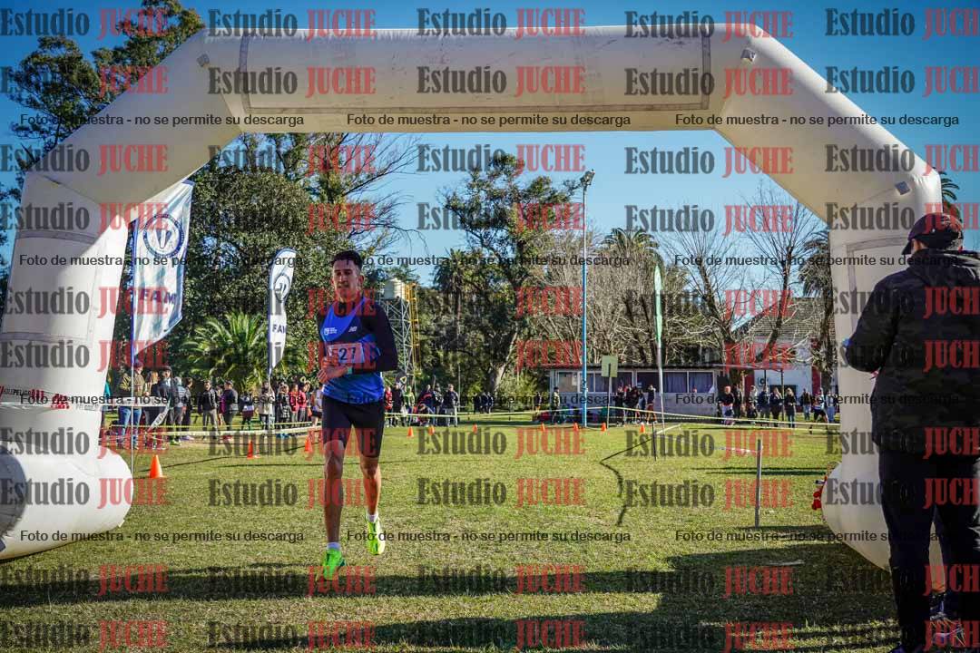 Fotos de la llegada del cross de 4000 m - varones