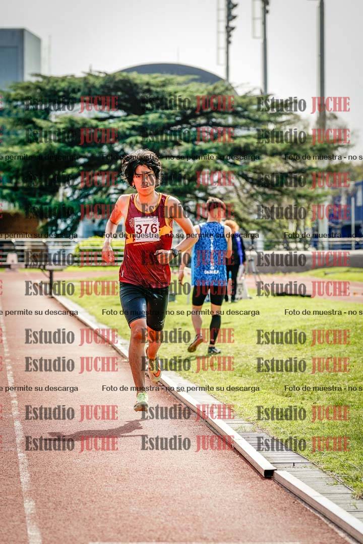 Fotos de los 1500 m con obstáculos de varones