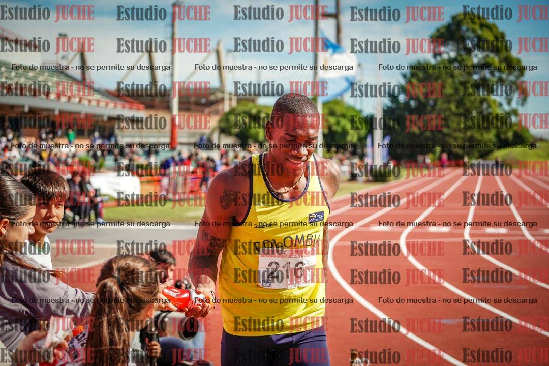 Fotos de algunos extras y podios del día 3