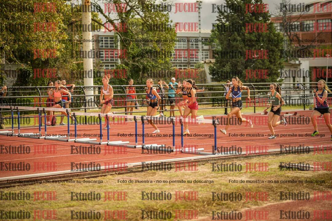 Fotos de los 100 m con vallas de mujeres