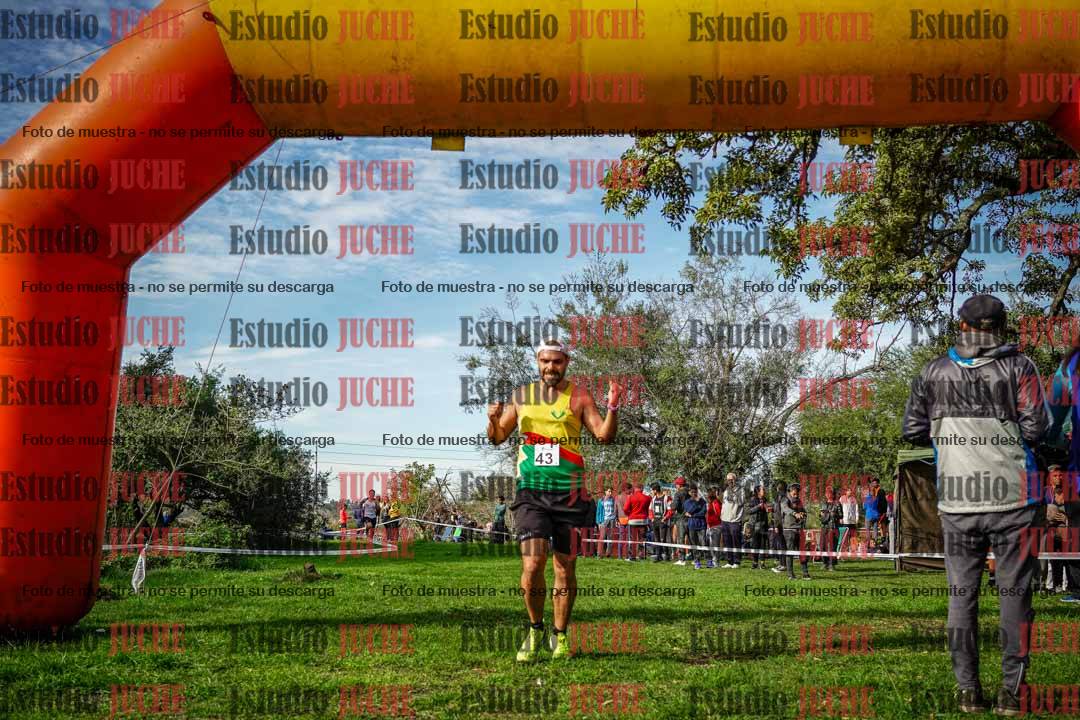 Fotos de la llegada del cross de 4000 m - varones