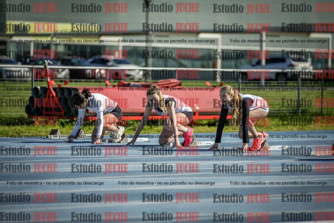 Fotos de los 100 m llanos de mujeres - U17