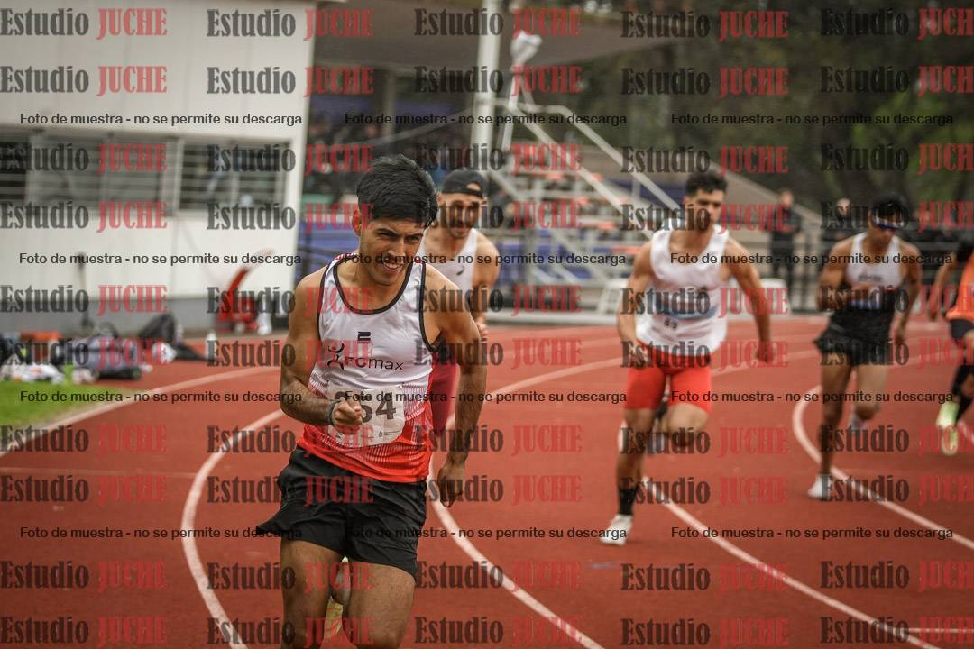 Fotos de los 800 m llanos de varones