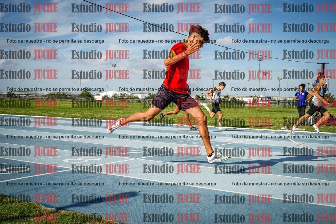 Fotos de los 400 m llanos de varones