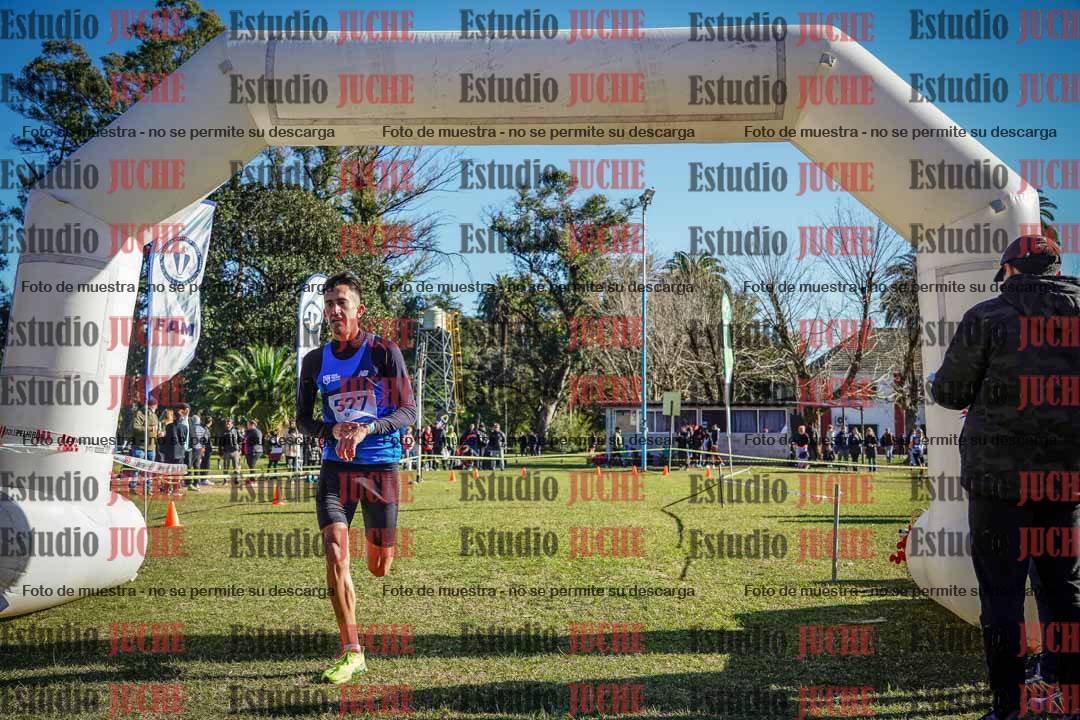 Fotos de la llegada del cross de 4000 m - varones