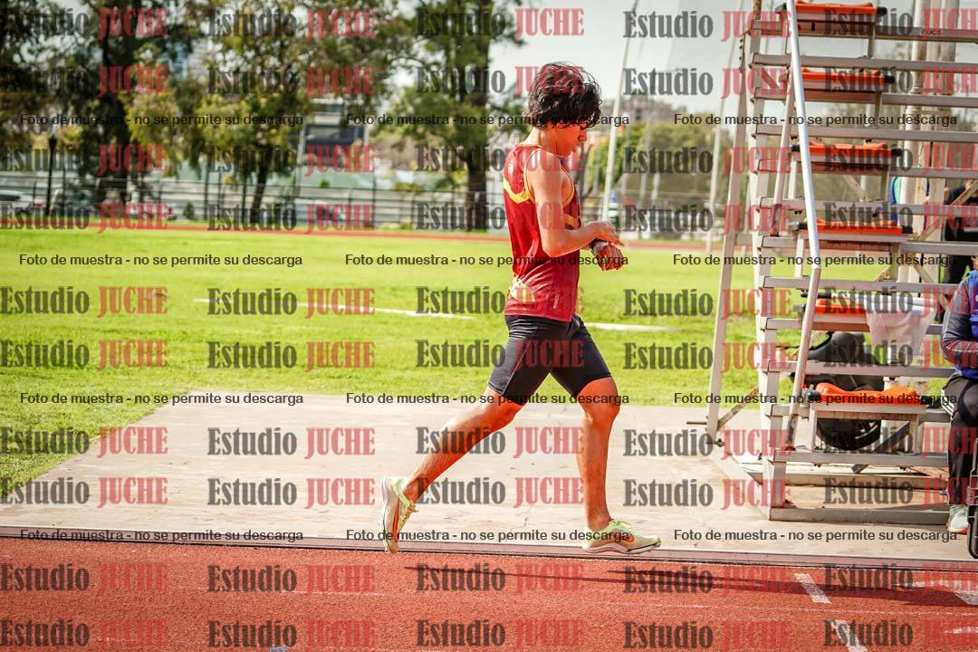 Fotos de los 1500 m con obstáculos de varones