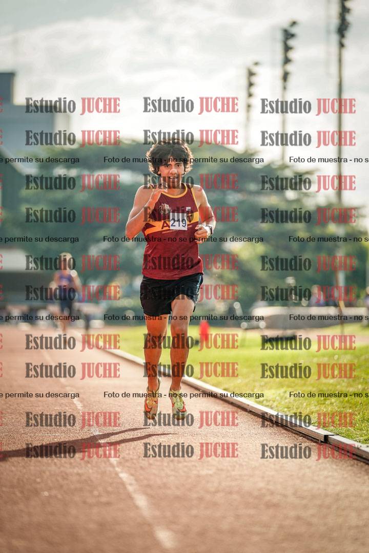 Fotos de los 2000 m con obstáculos de varones