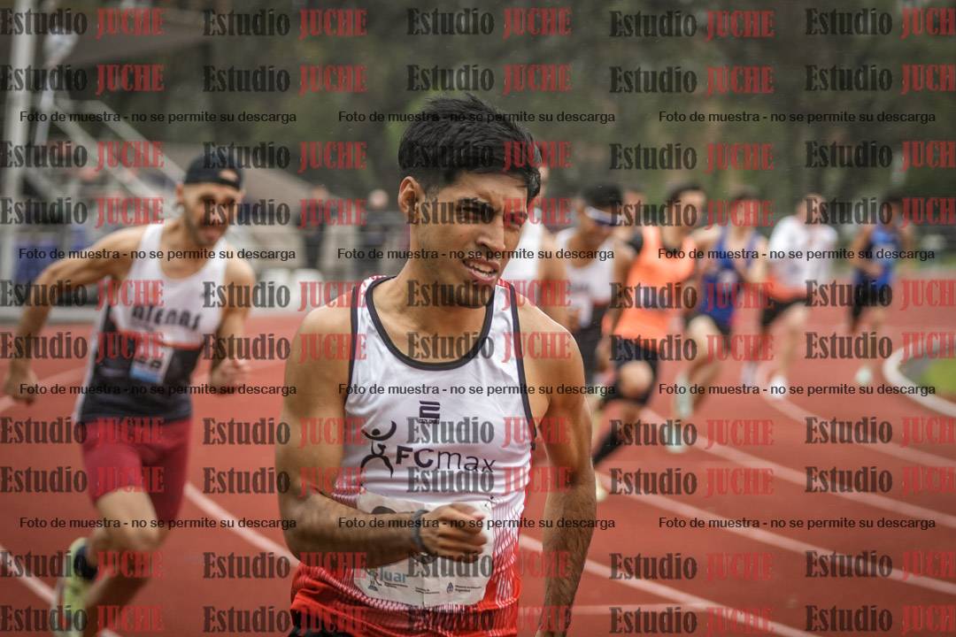 Fotos de los 800 m llanos de varones