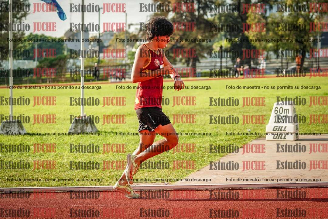 Fotos de los 2000 m con obstáculos de varones