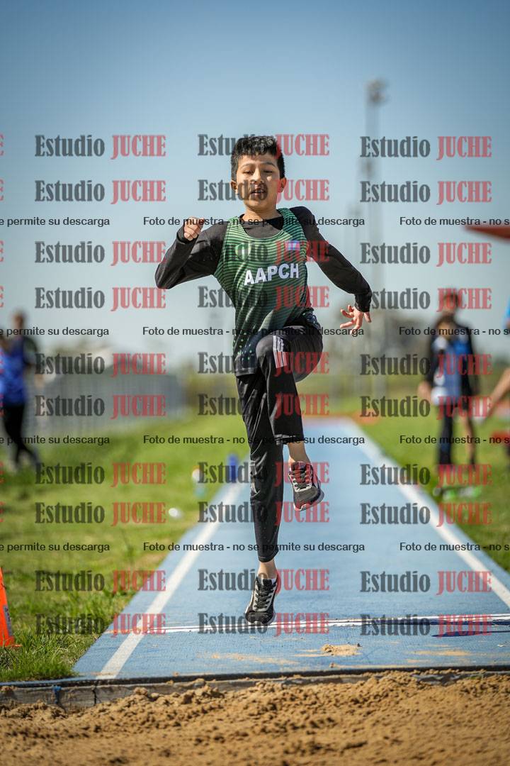 Fotos del salto en largo de varones - U12
