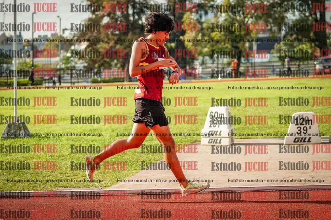 Fotos de los 2000 m con obstáculos de varones