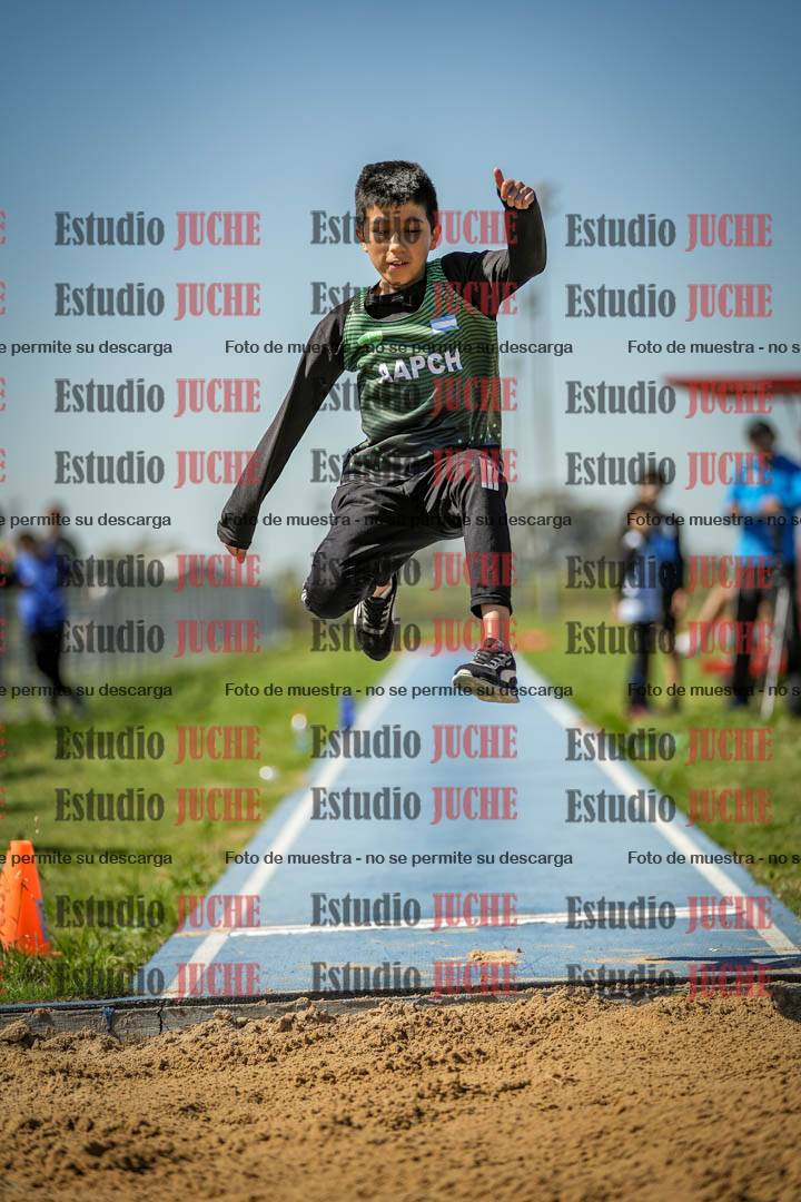 Fotos del salto en largo de varones - U12
